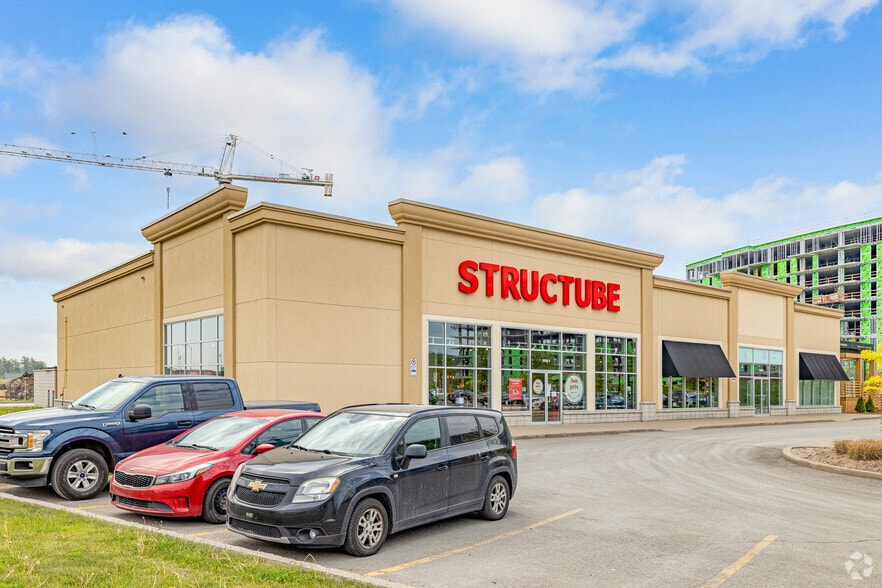 155 Montée Masson, Mascouche, QC à louer - Photo principale - Image 2 de 13