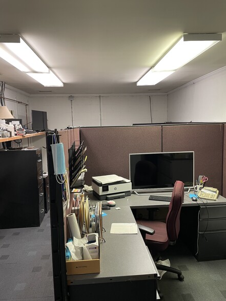 4933 Rozzelles Ferry Rd, Charlotte, NC à louer - Photo du bâtiment - Image 2 de 6