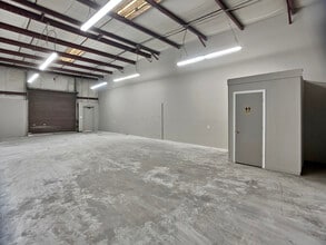 2565 Government Blvd, Mobile, AL à louer Photo intérieure- Image 2 de 4