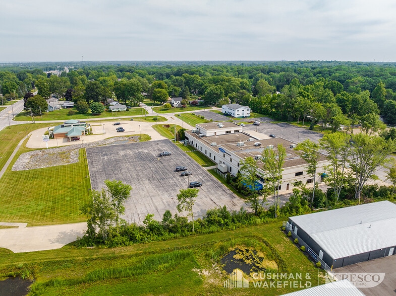 1230 Park Ave, Amherst, OH for sale - Building Photo - Image 3 of 19