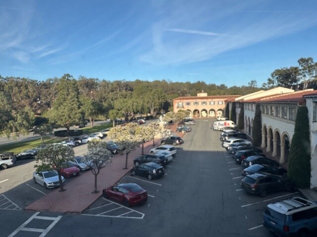 51-63 Malaga Cove Plz, Palos Verdes Estates, CA for lease - Building Photo - Image 2 of 5