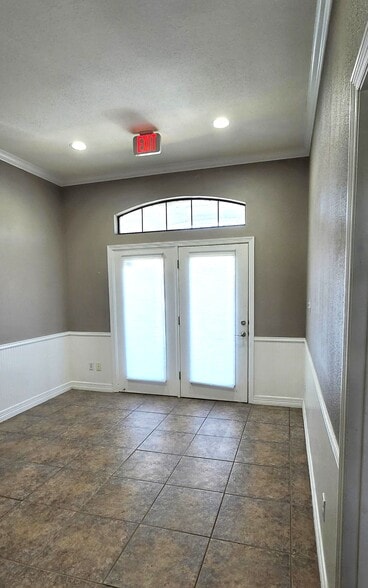 3000 Joe Dimaggio Blvd, Round Rock, TX for lease - Interior Photo - Image 2 of 9