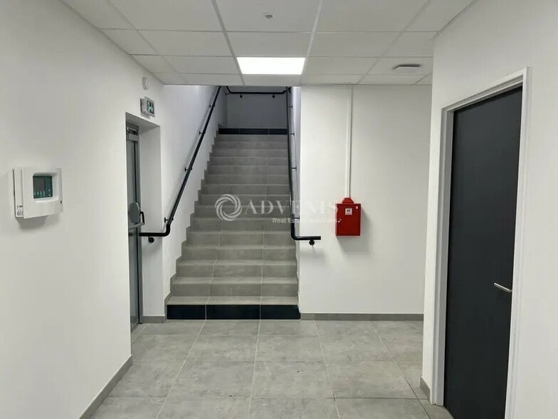 Industriel dans Conflans-Sainte-Honorine à louer - Photo intérieure - Image 2 de 10