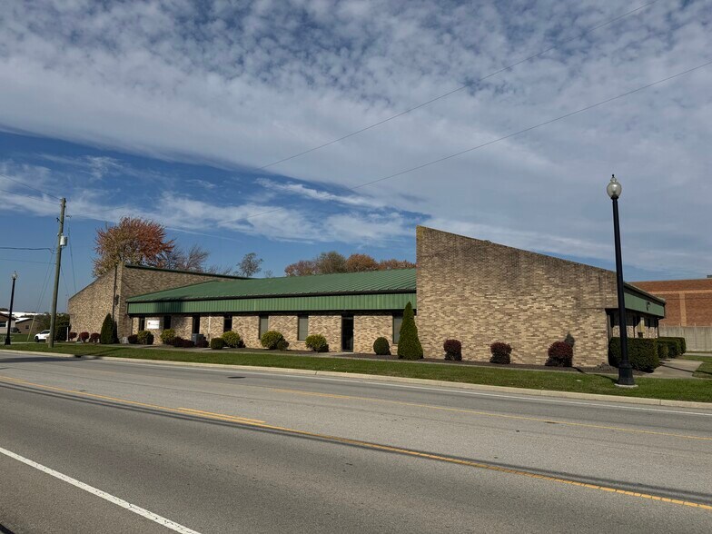 4424 Aicholtz Rd, Cincinnati, OH à louer - Photo du bâtiment - Image 2 de 5