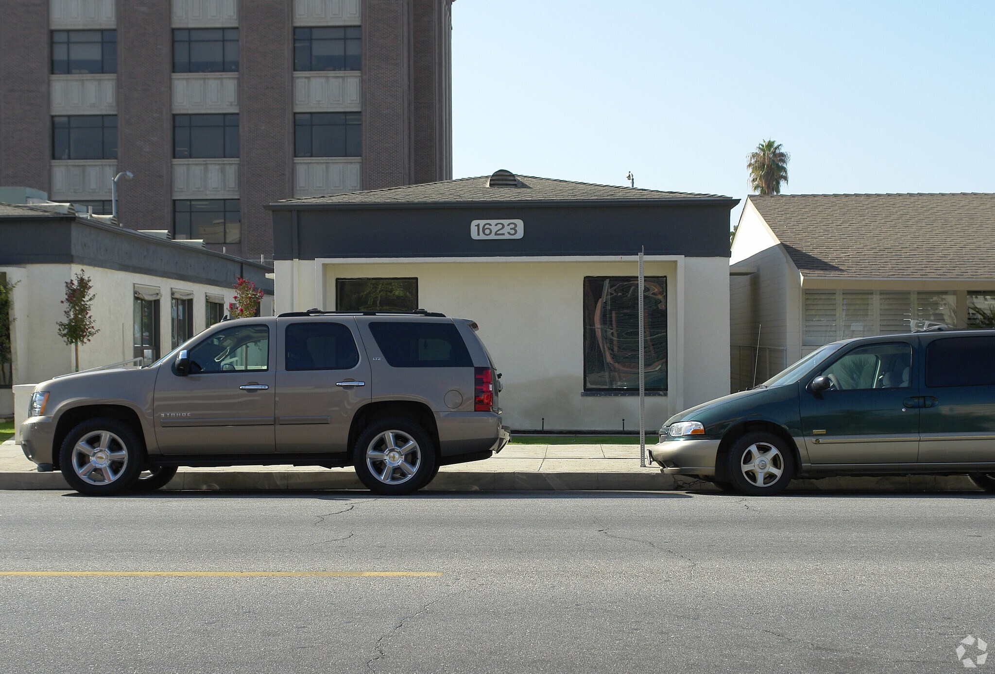 1623 17th St, Bakersfield, CA for sale Primary Photo- Image 1 of 1