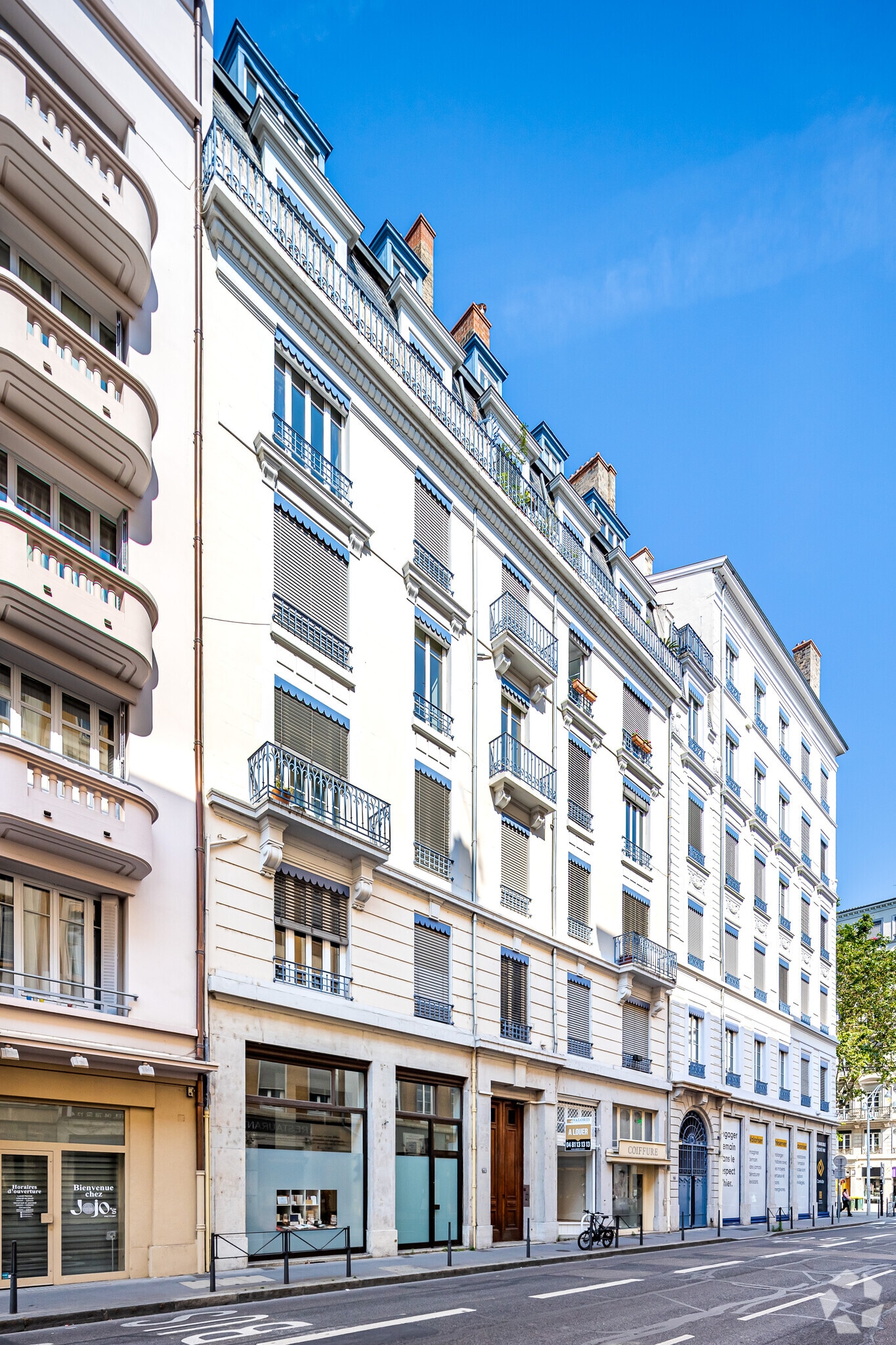 Commerce de détail dans Lyon à louer Photo principale- Image 1 de 5