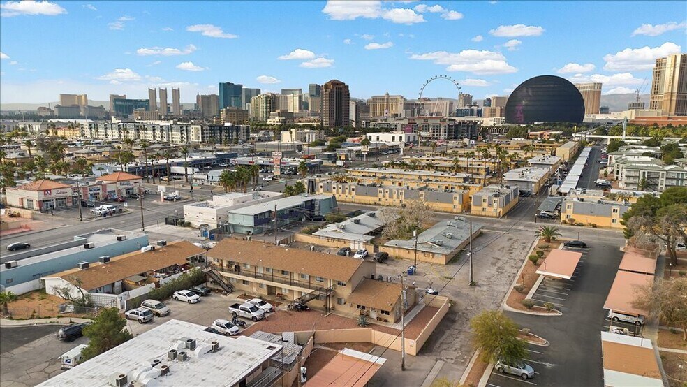 3719 Royal Crest St, Las Vegas, NV à vendre - Photo du bâtiment - Image 3 de 14