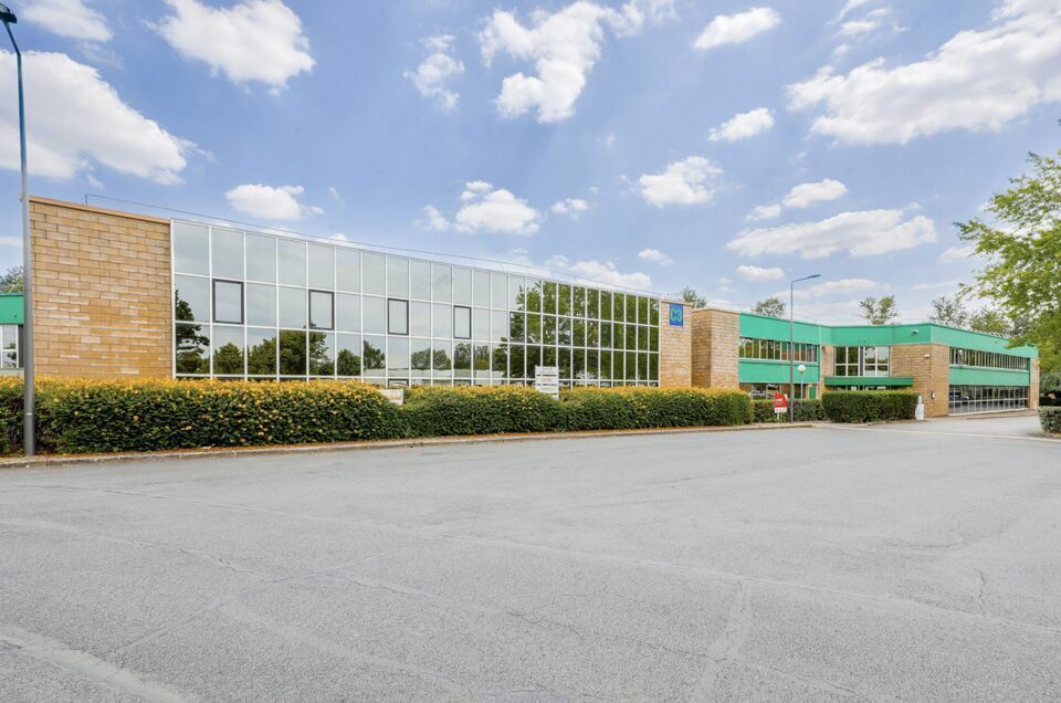 2 Rue Enrico Fermi, Saint-Thibault-des-Vignes for lease Building Photo- Image 1 of 13