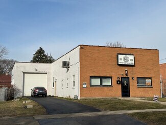 Plus de détails pour 636 N Lancaster Ave, Aurora, IL - Industriel à louer