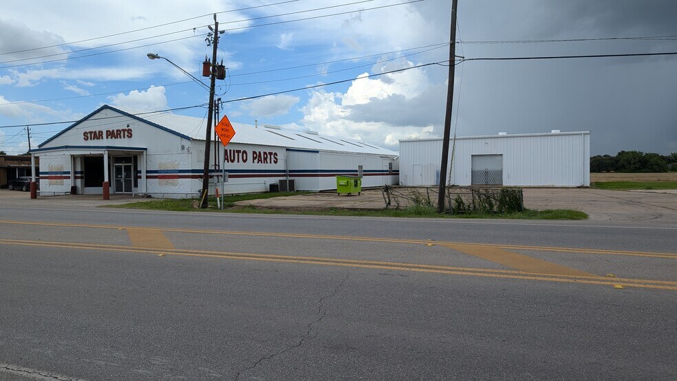 1119 E Milam St, Wharton, TX à vendre - Photo du bâtiment - Image 2 de 25