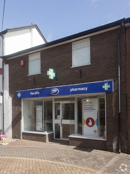 65-67 High St, Holywell à louer - Photo du bâtiment - Image 2 de 3