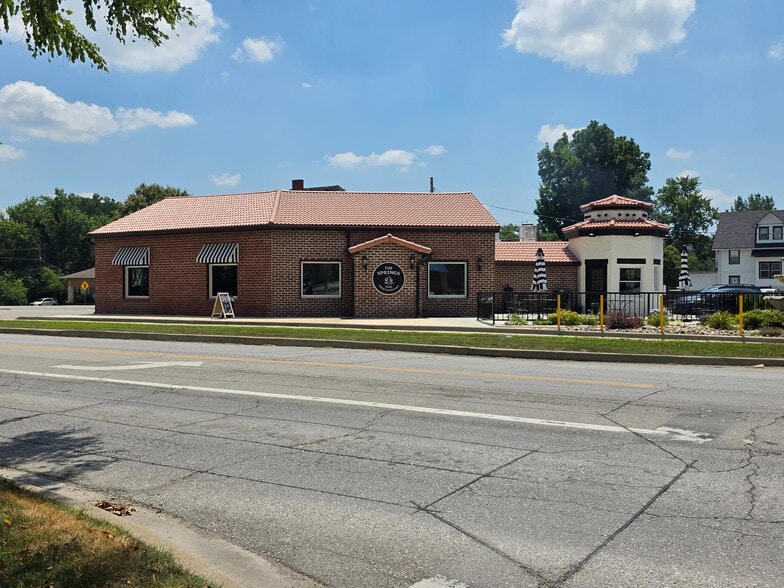 415 Saint Louis Ave, Excelsior Springs, MO for lease - Primary Photo - Image 1 of 12