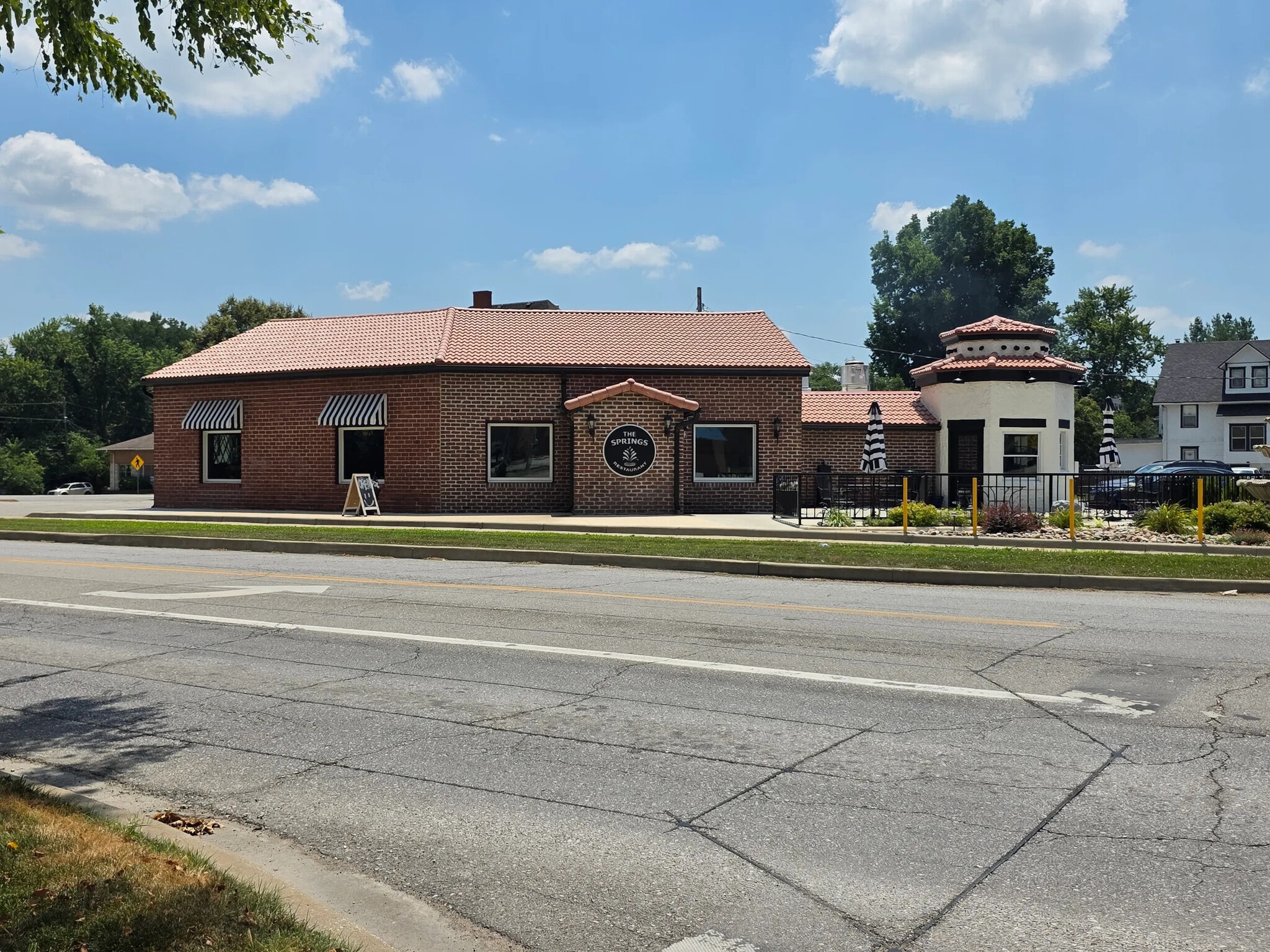 415 Saint Louis Ave, Excelsior Springs, MO for lease Primary Photo- Image 1 of 13