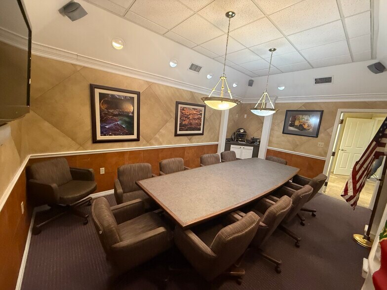 4205 Edgewater Dr, Orlando, FL à vendre - Photo du bâtiment - Image 3 de 8