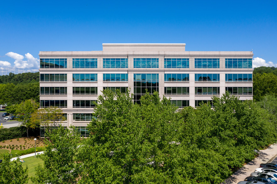 200 North Point Ctr E, Alpharetta, GA for lease - Building Photo - Image 2 of 13