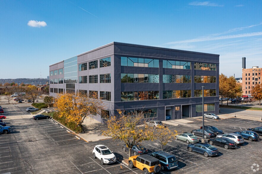 250 W Court St, Cincinnati, OH à louer - Photo du bâtiment - Image 2 de 5