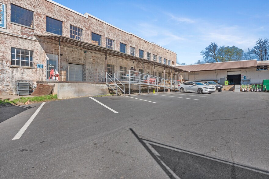 515 Ralph David Abernathy Blvd SW, Atlanta, GA à louer - Photo du bâtiment - Image 2 de 5