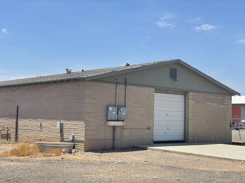 2 W Service St, Casa Grande, AZ for lease - Building Photo - Image 2 of 4