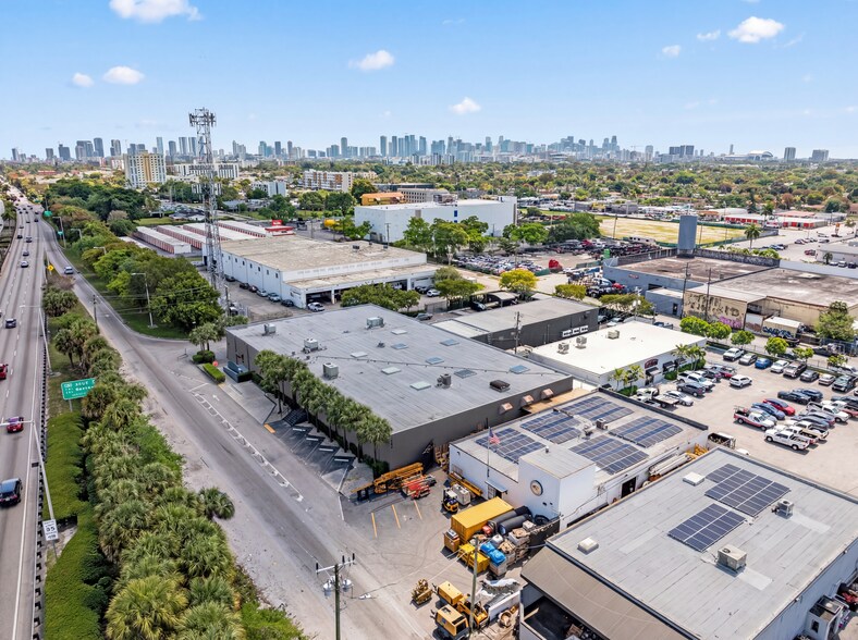 2500 NW 39th St, Miami, FL à vendre - Photo du bâtiment - Image 3 de 81