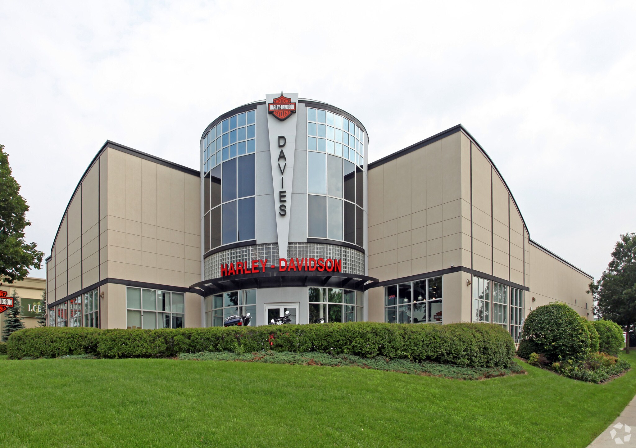 8779 Yonge St, Richmond Hill, ON à louer Photo principale- Image 1 de 3