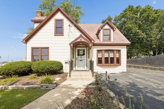 Plus de détails pour 6 E Washington St, Oswego, IL - Bureau à vendre