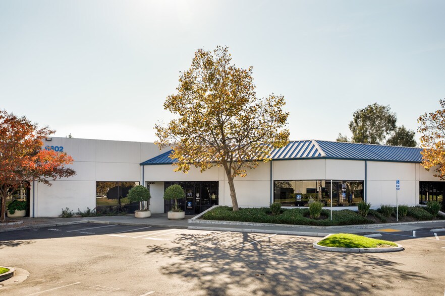 6602 Owens Dr, Pleasanton, CA à louer - Photo du bâtiment - Image 1 de 16
