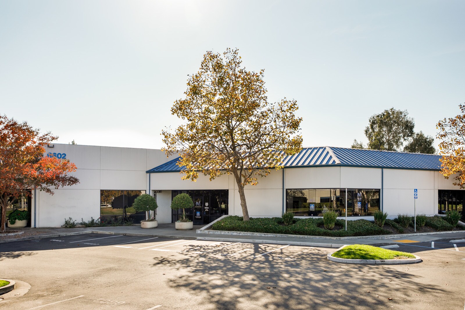 6602 Owens Dr, Pleasanton, CA à louer Photo du bâtiment- Image 1 de 17