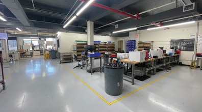 33-00 47th Ave, Long Island City, NY for lease Interior Photo- Image 2 of 4