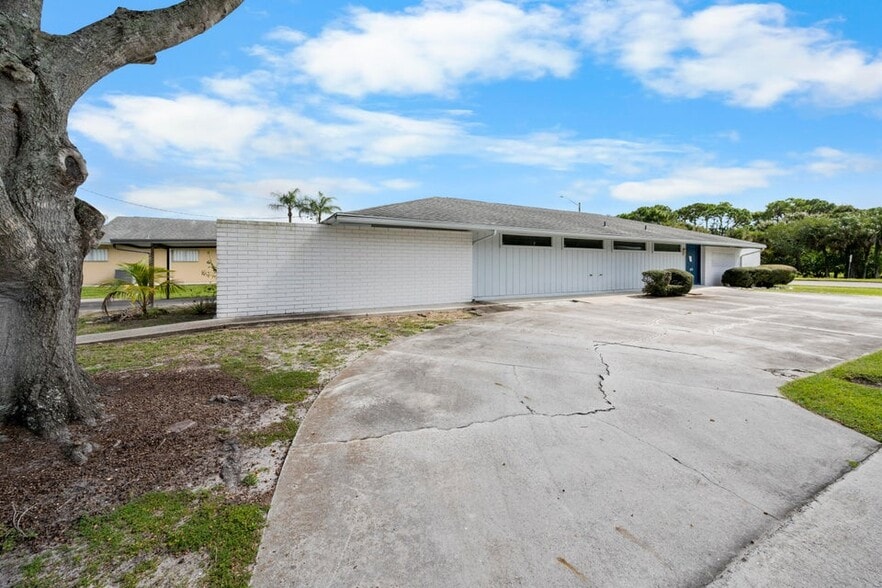 1900 Nebraska Ave, Fort Pierce, FL for sale - Building Photo - Image 3 of 29