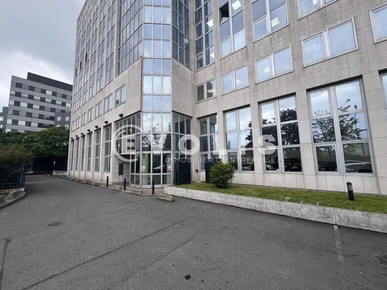 Bureau dans Charenton-le-Pont à louer - Photo du bâtiment - Image 2 de 29
