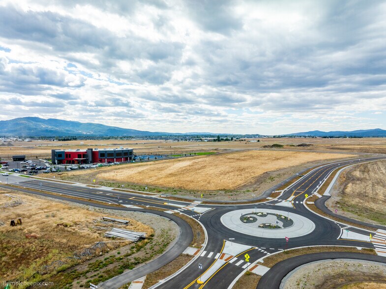 W Prairie Ave, Post Falls, ID à vendre - Photo du bâtiment - Image 2 de 4