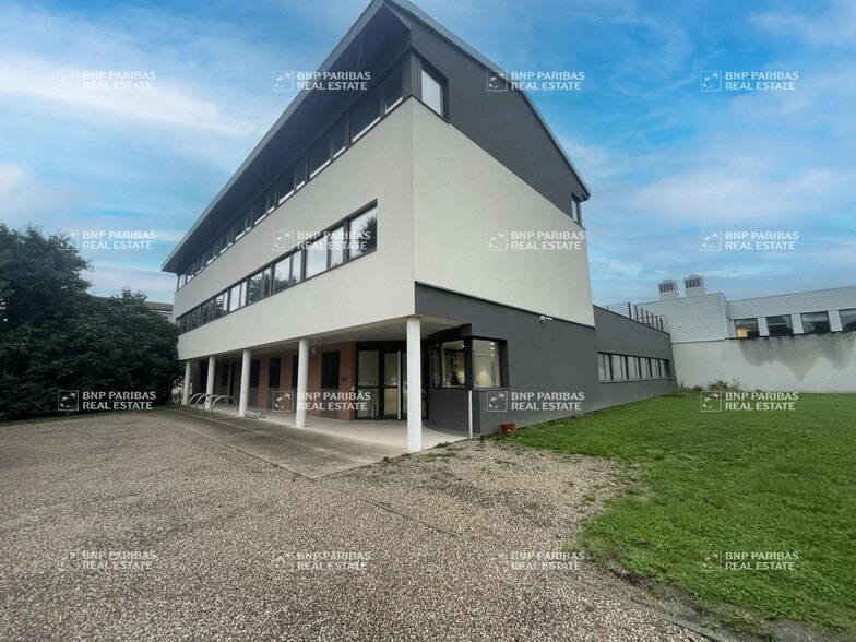 84 Avenue Du Vingtième Corps, Nancy for sale - Building Photo - Image 2 of 42