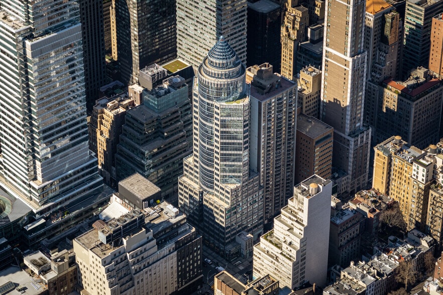 750 Lexington Ave, New York, NY for lease - Building Photo - Image 2 of 13