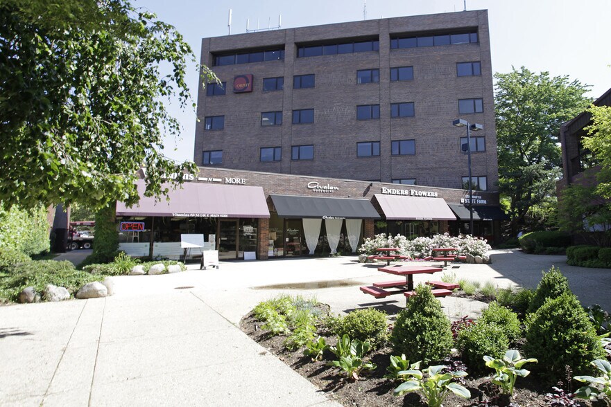 1639 N Alpine Rd, Rockford, IL for sale - Building Photo - Image 2 of 16