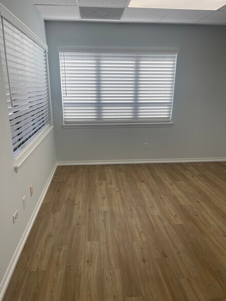 12640 World Plaza Ln, Fort Myers, FL à louer - Photo du bâtiment - Image 3 de 23