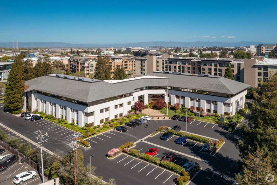 805 Veterans Blvd, Redwood City, CA for lease - Aerial - Image 2 of 18