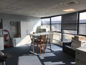 1 Rue Du Groupe Manouchian, Élancourt à louer Photo intérieure- Image 2 de 12