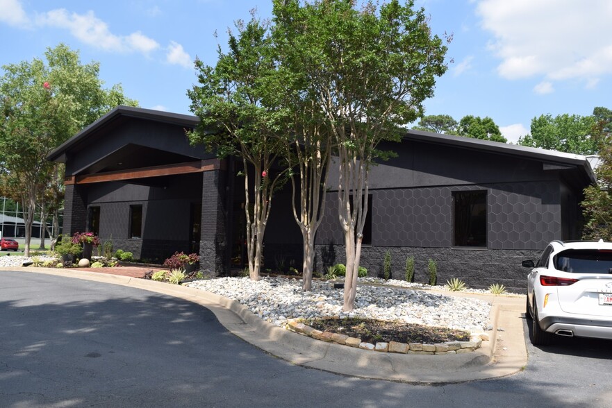 11 Corporate Hill Dr, Little Rock, AR for lease - Building Photo - Image 1 of 12