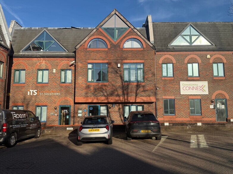 Bessborough Rd, Harrow à vendre - Photo du bâtiment - Image 3 de 8