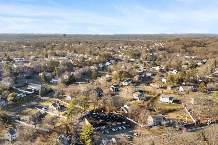 362-374 Western Hwy, Tappan, NY à louer - Photo du bâtiment - Image 3 de 39