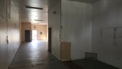 10209 S Central Ave, Los Angeles, CA à louer Photo intérieure- Image 2 de 3