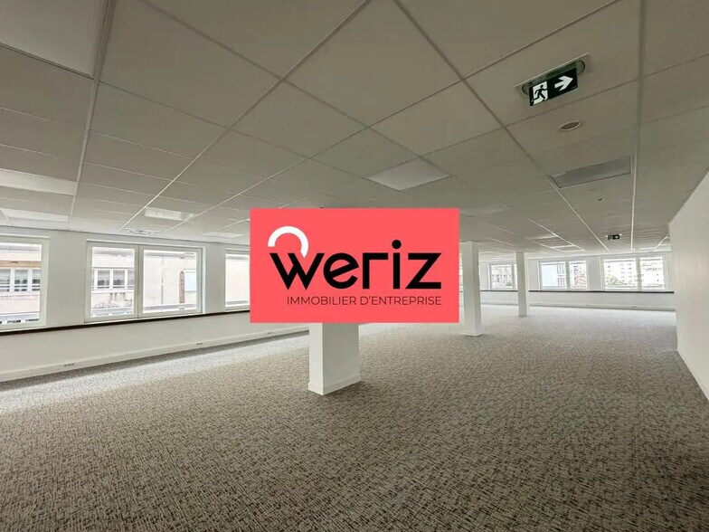 Office in Marseille for lease - Interior Photo - Image 1 of 11