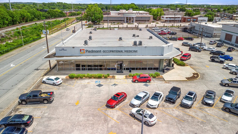 124 3rd St, Macon-Bibb, GA à vendre - Photo du bâtiment - Image 3 de 8