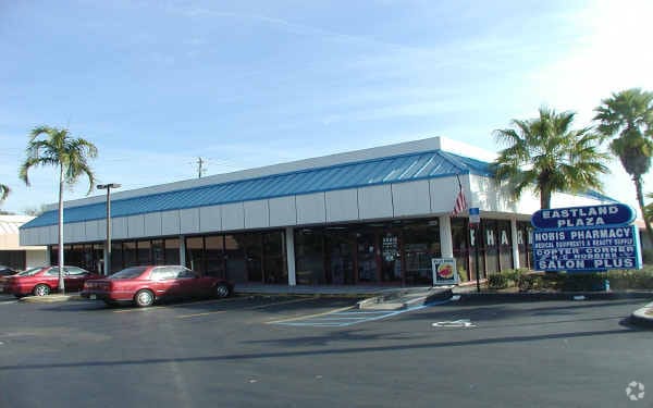 65-71 NW 167th St, North Miami Beach, FL for lease - Building Photo - Image 2 of 9