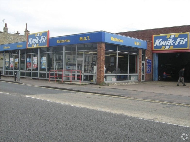 60 Carnarvon Rd, Clacton On Sea for lease - Primary Photo - Image 1 of 1
