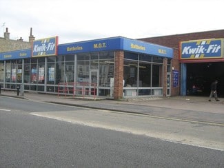 Plus de détails pour 60 Carnarvon Rd, Clacton On Sea - Commerce de détail à louer