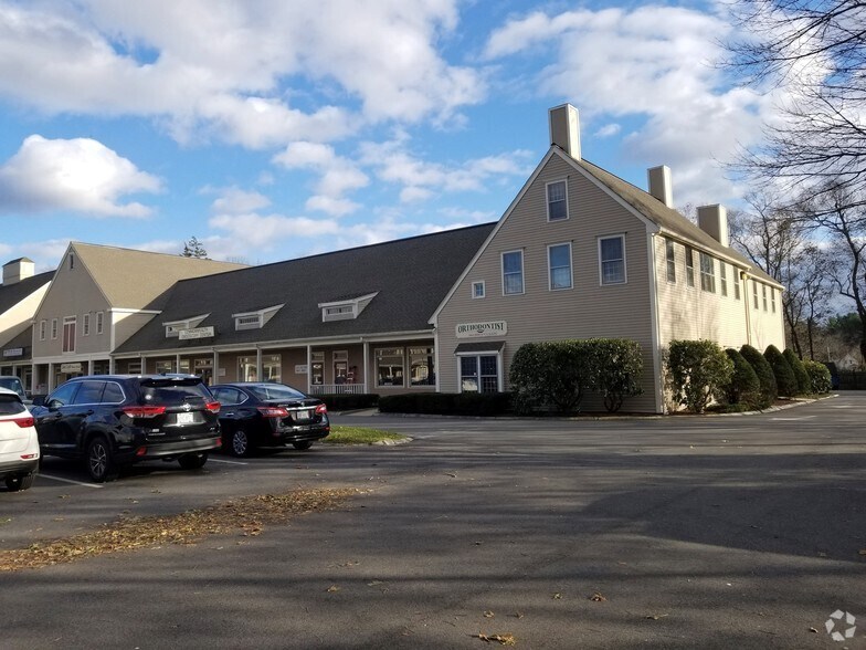 120 W Center St, West Bridgewater, MA à louer - Photo du bâtiment - Image 3 de 8