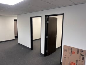 7743 Grand River Ave, Brighton, MI à louer Photo intérieure- Image 2 de 5