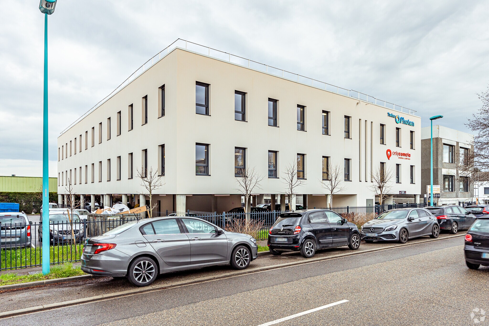 10 Chemin De L'Industrie, Dardilly à louer Photo principale- Image 1 de 3