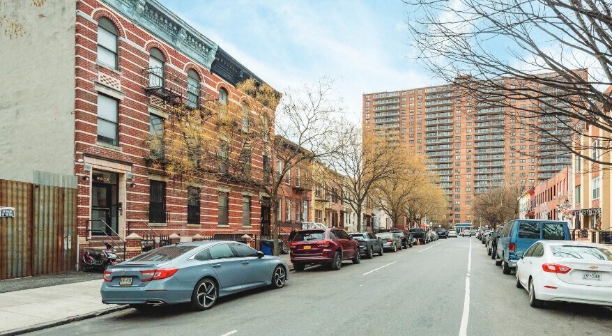 2238 Pacific St, Brooklyn, NY à vendre - Photo du bâtiment - Image 2 de 4